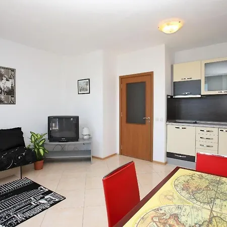 Sofia In Sunny Апартаменты