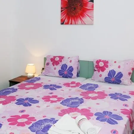 Sofia In Sunny Апартаменты