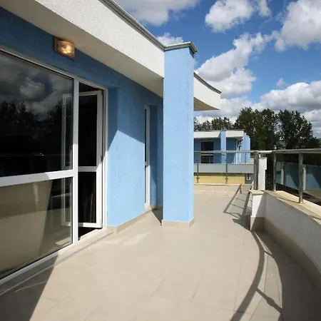 Sofia In Sunny Апартаменты *